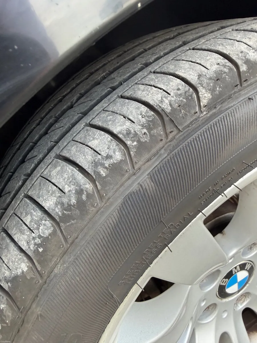 BMW 5-Series 2010 - Image 6
