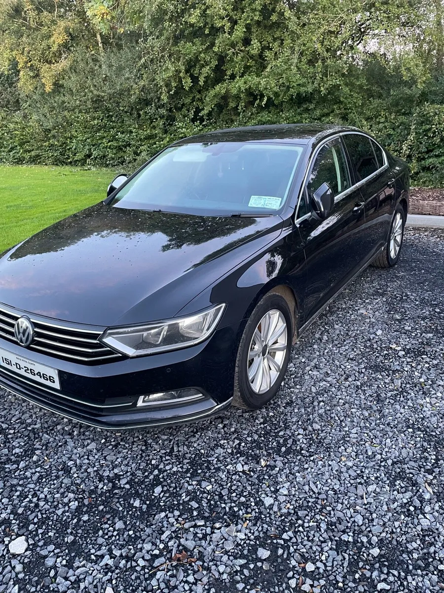Volkswagen Passat - Image 1