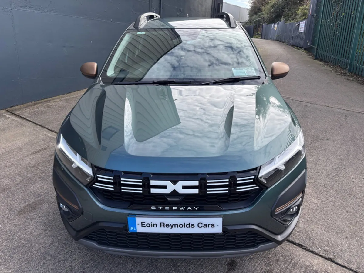 Dacia Sandero STEPWAY EXTREME TCE90 AS NEW!.. - Image 2