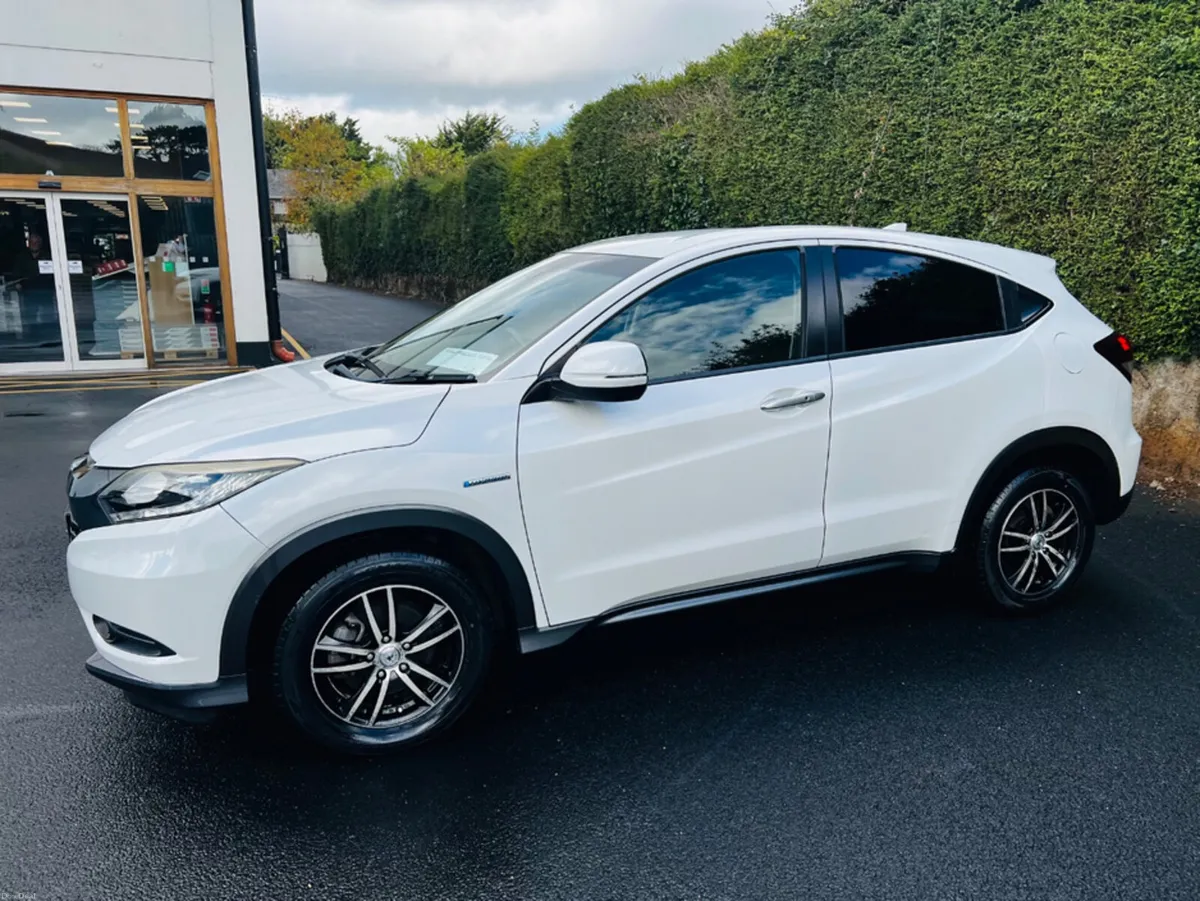 Honda Vezel 1.5 AUTOMATIC HYBRID - Image 6