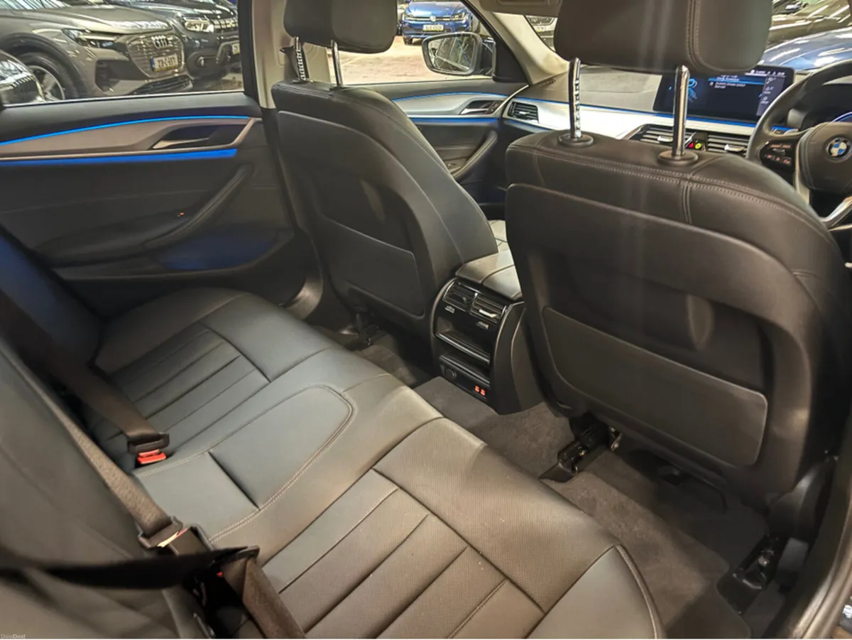 BMW 5-Series 530E XDRIVE HYBRID 5TSF 4DR AUTO only - Image 4