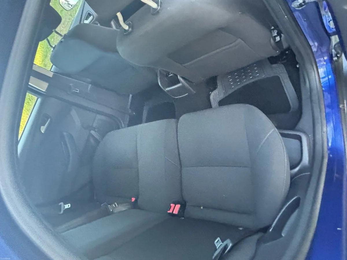 Ford Focus - Image 6