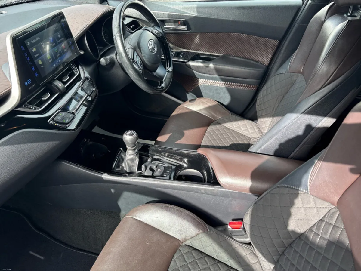 Toyota C-HR 1.2T SOL 4DR - Image 2
