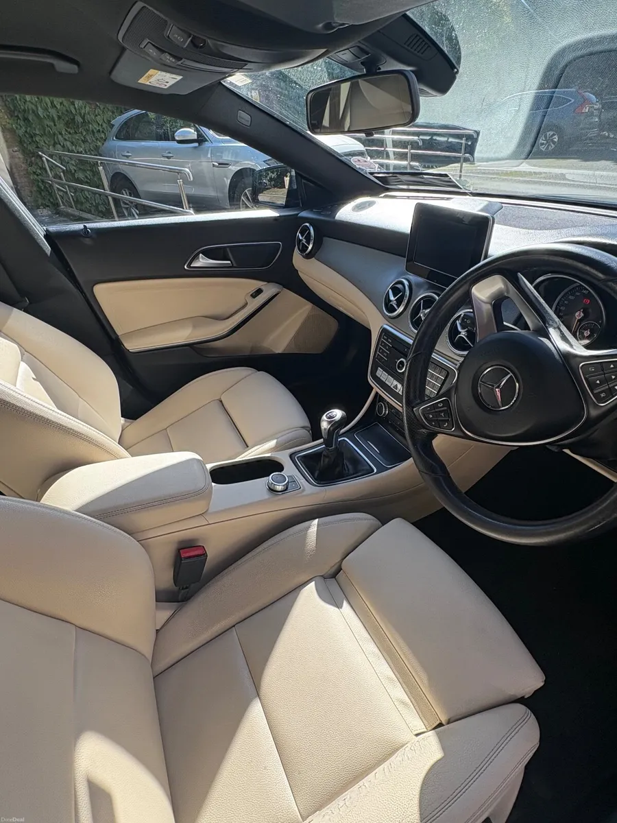 Mercedes-Benz CLA 2017 - Image 2