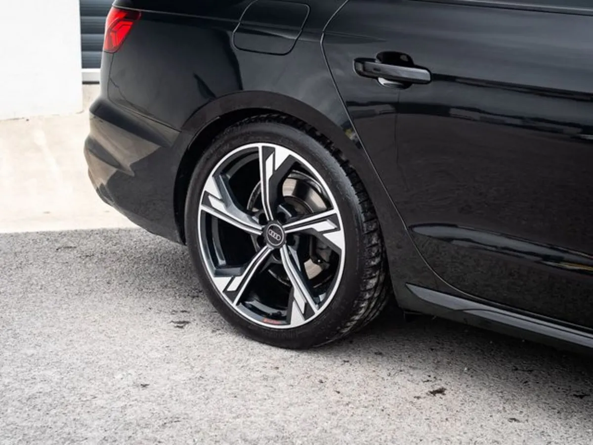 Audi A4 2.0tdi Black Edition S Line 40 Quattro - Image 3