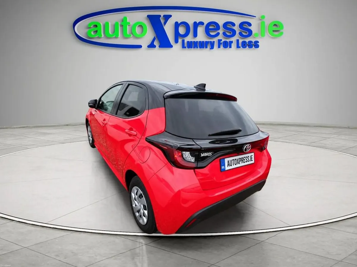 Toyota Yaris 1.5 Petrol, ULTRA LOW Mileage, Revers - Image 3