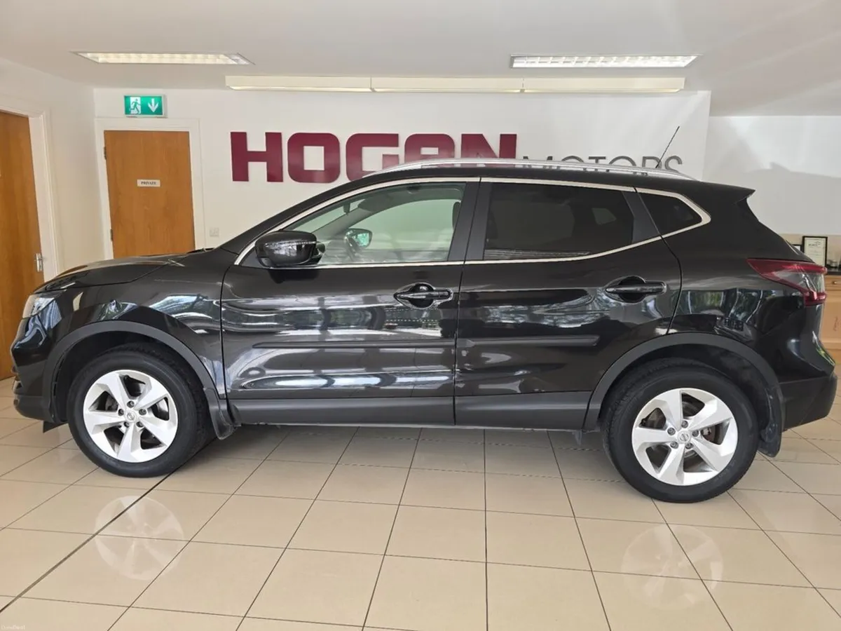 Nissan Qashqai 1.3 SE Petrol MY2020 - *Best Spec * - Image 4