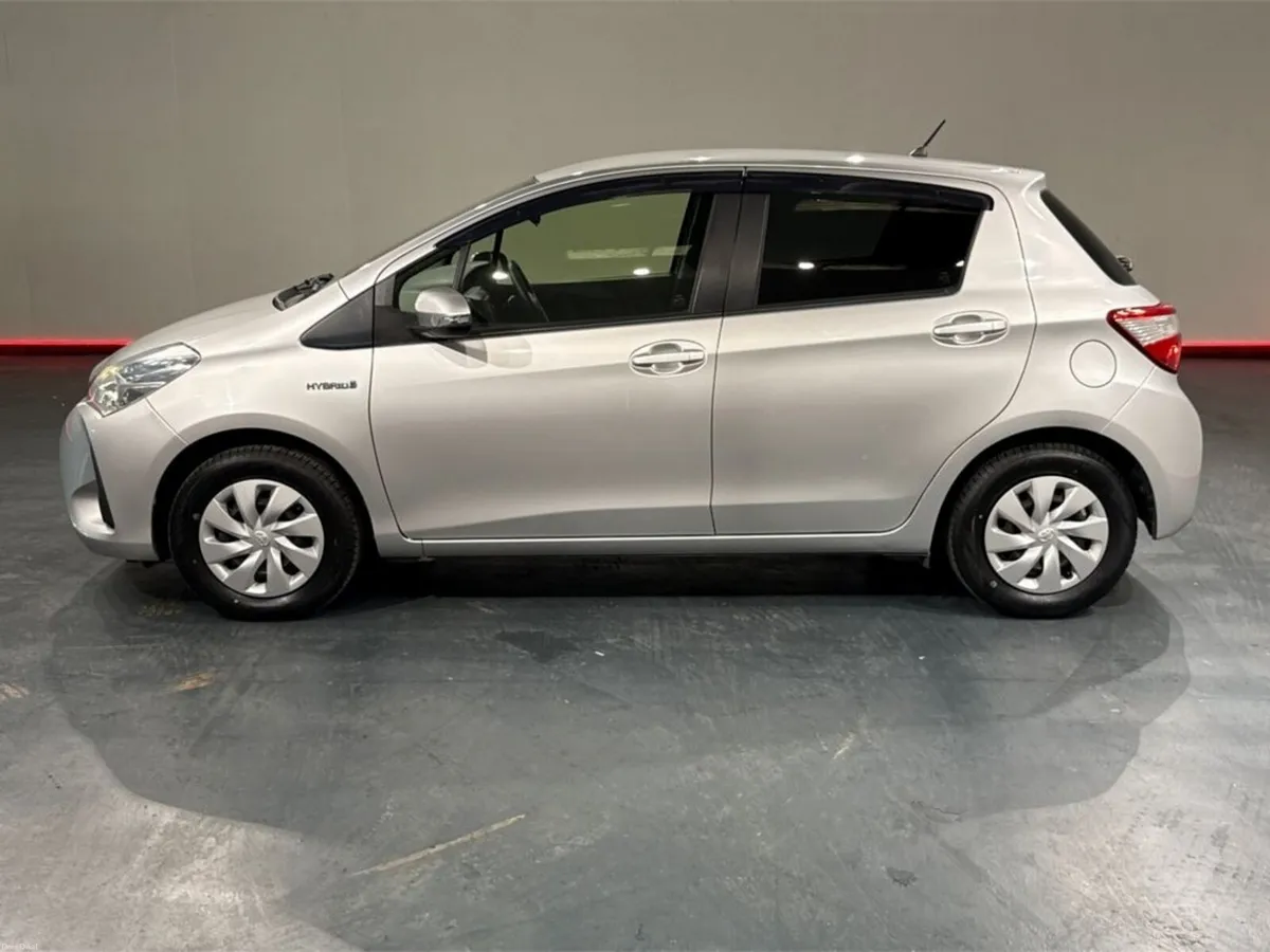 Toyota Vitz 1.5 HYBRID AUTOMATIC - LOW MILEAGE - Image 6