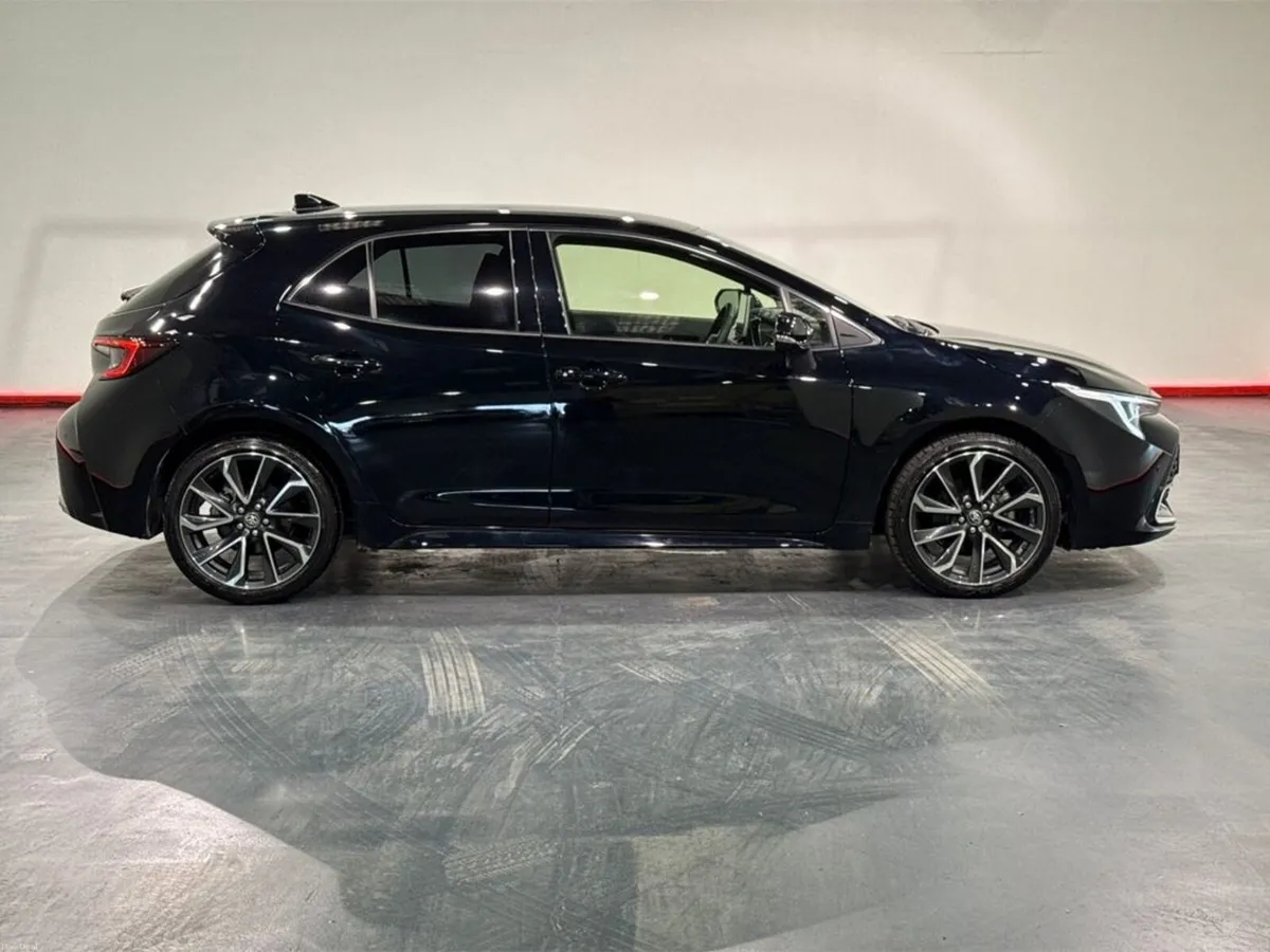 Toyota Corolla 1.5 HYBRID AUTOMATIC GZ EDITION (TO - Image 2