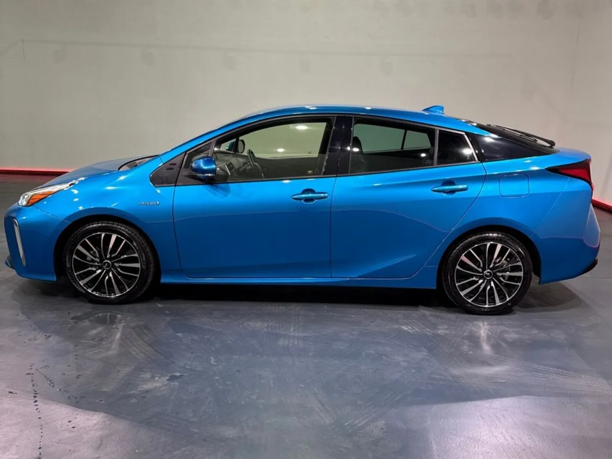 Toyota Prius 1.8 HYBRID TOURING SELECTION EDITION - Image 6