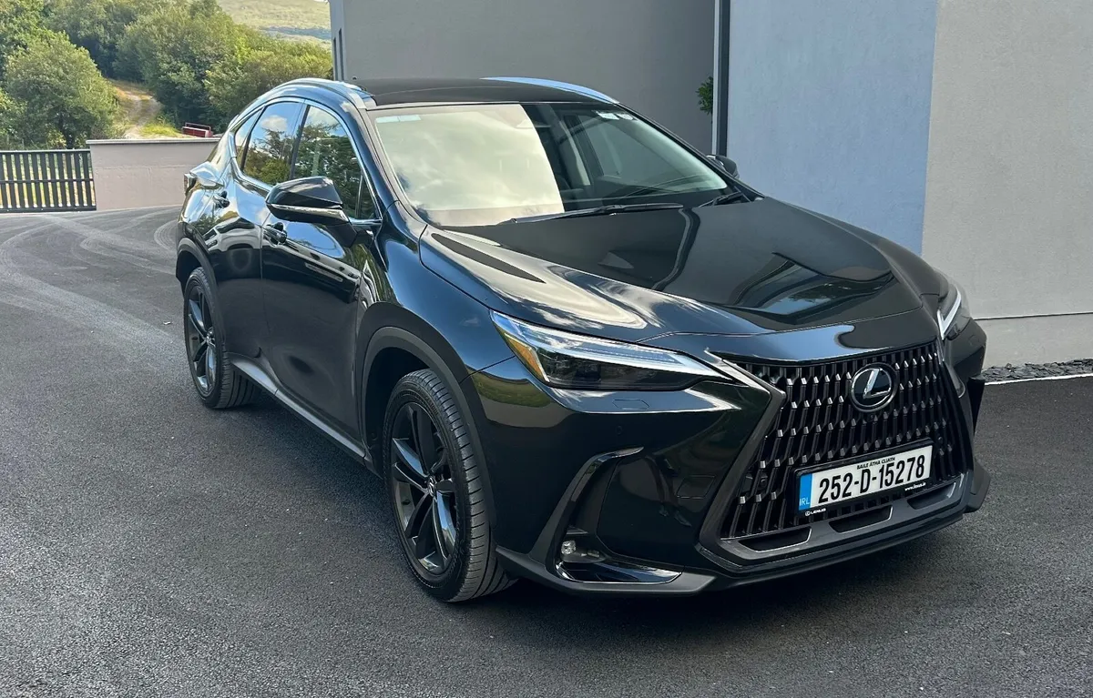 Lexus NX 2025 - Image 1