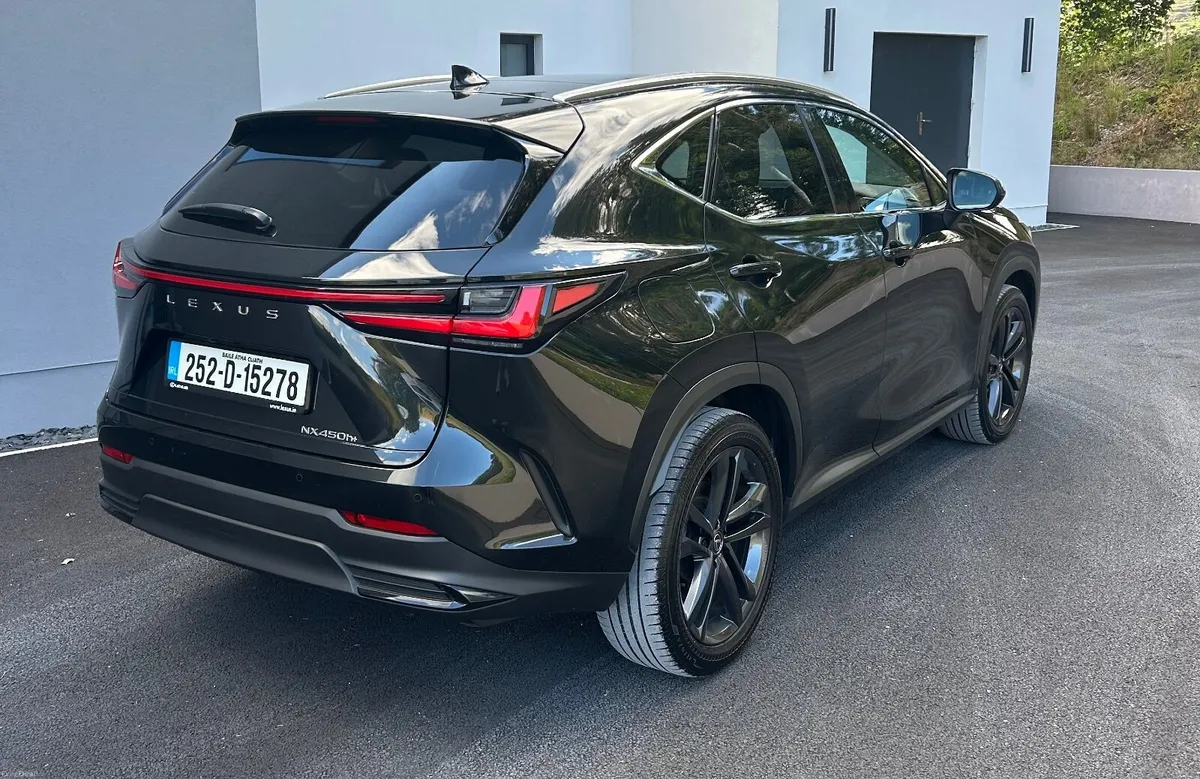 Lexus NX 2025 - Image 2