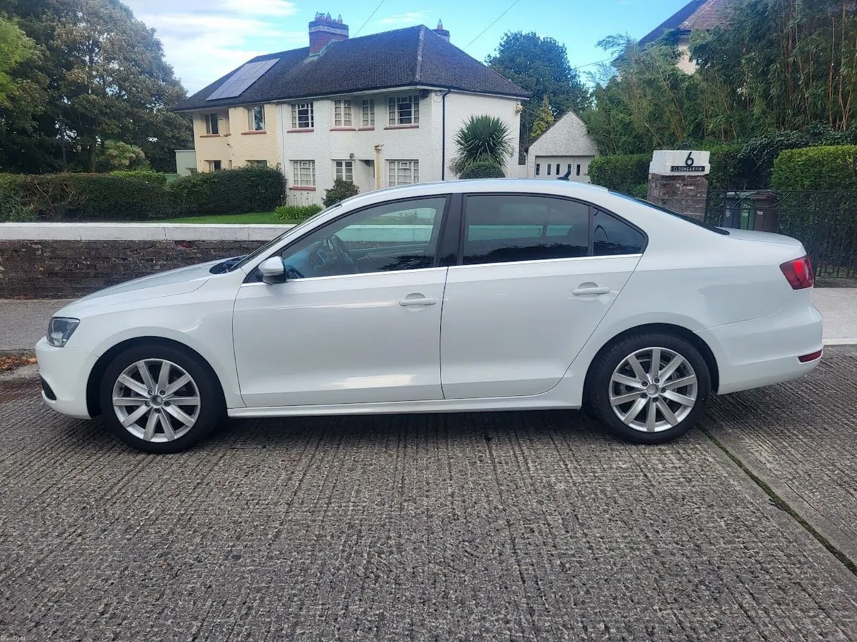 VW Jetta 1.6 TDI: LOW Mileage | NEW NCT - Image 4