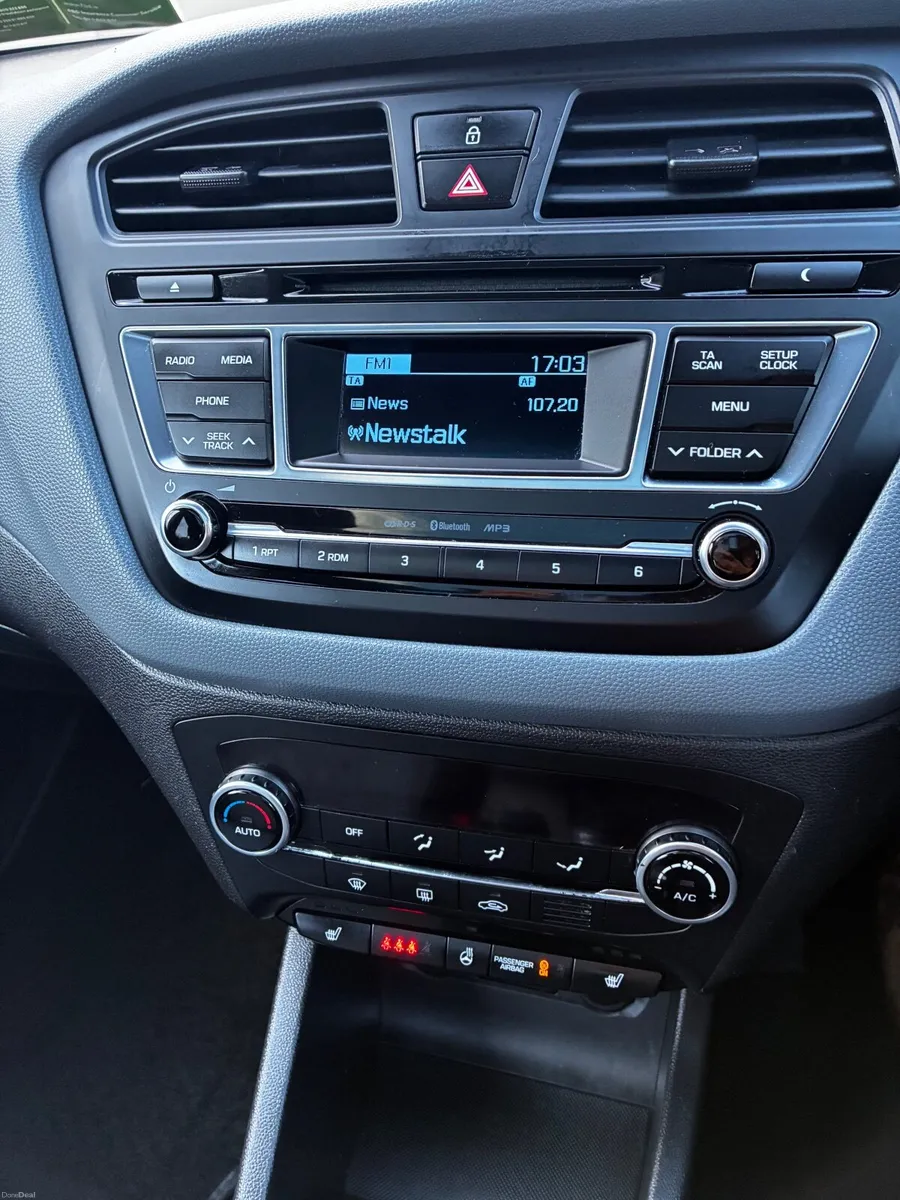 Hyundai i20 2015 - Image 2