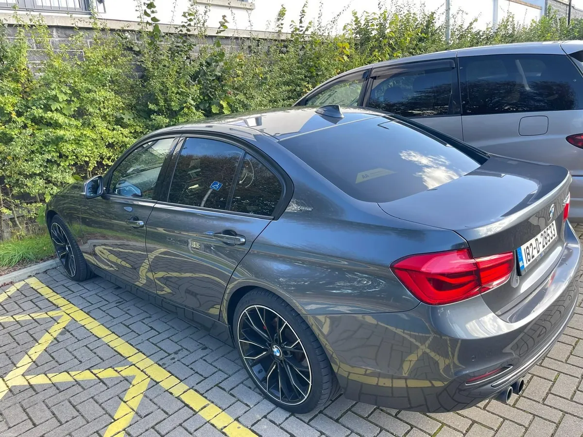 BMW 3-Series 2018 - Image 6