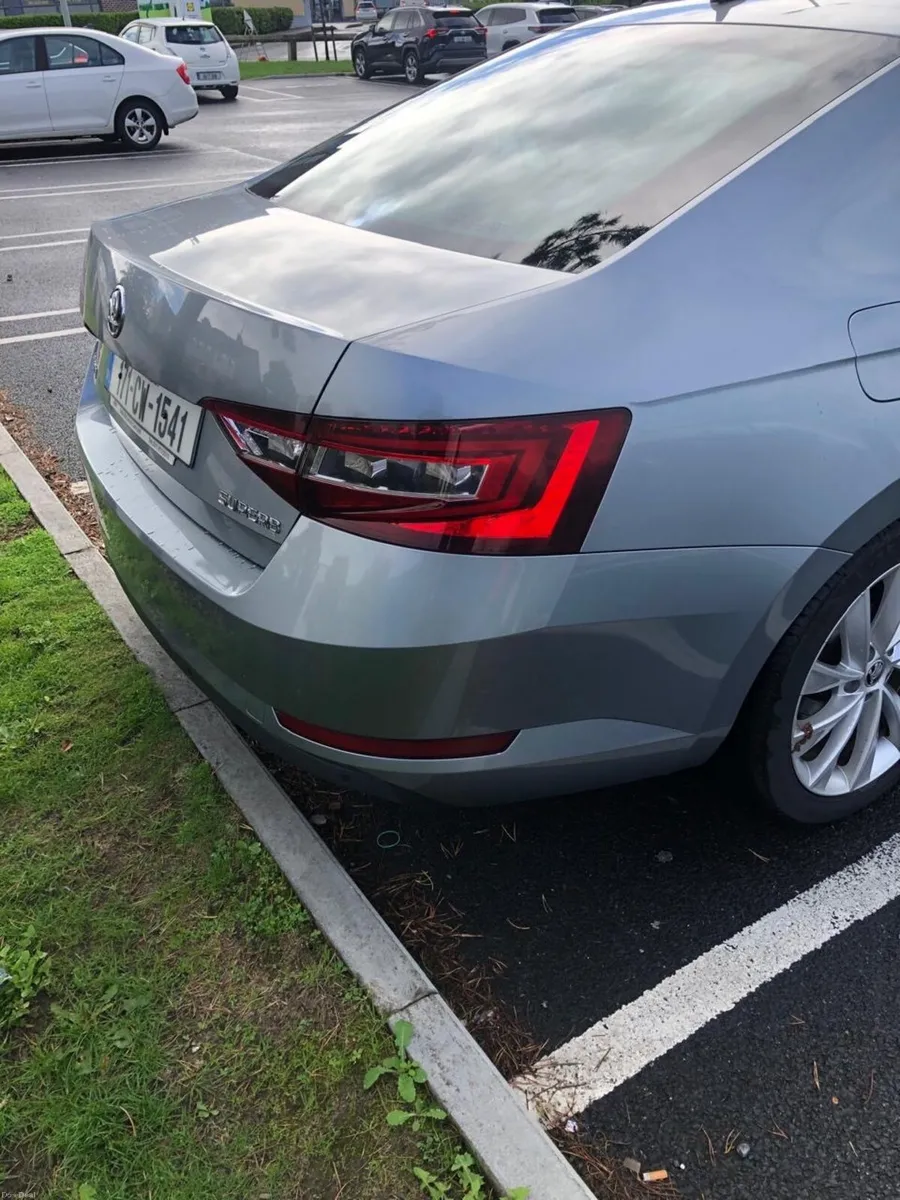 Skoda Superb 2017 - Image 4
