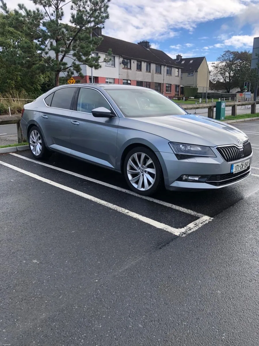 Skoda Superb 2017 - Image 2