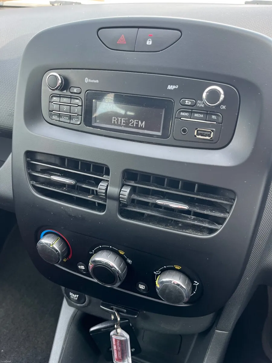 Renault Clio 2013 - Image 2