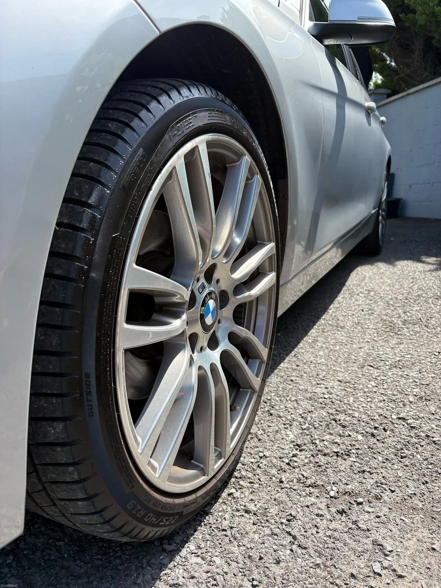 BMW 320D F30 - Image 6