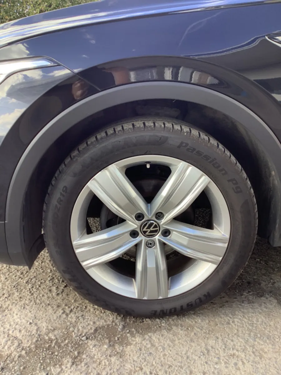 Volkswagen Tiguan 2021 ELEG 20TDI 150HP - Image 6