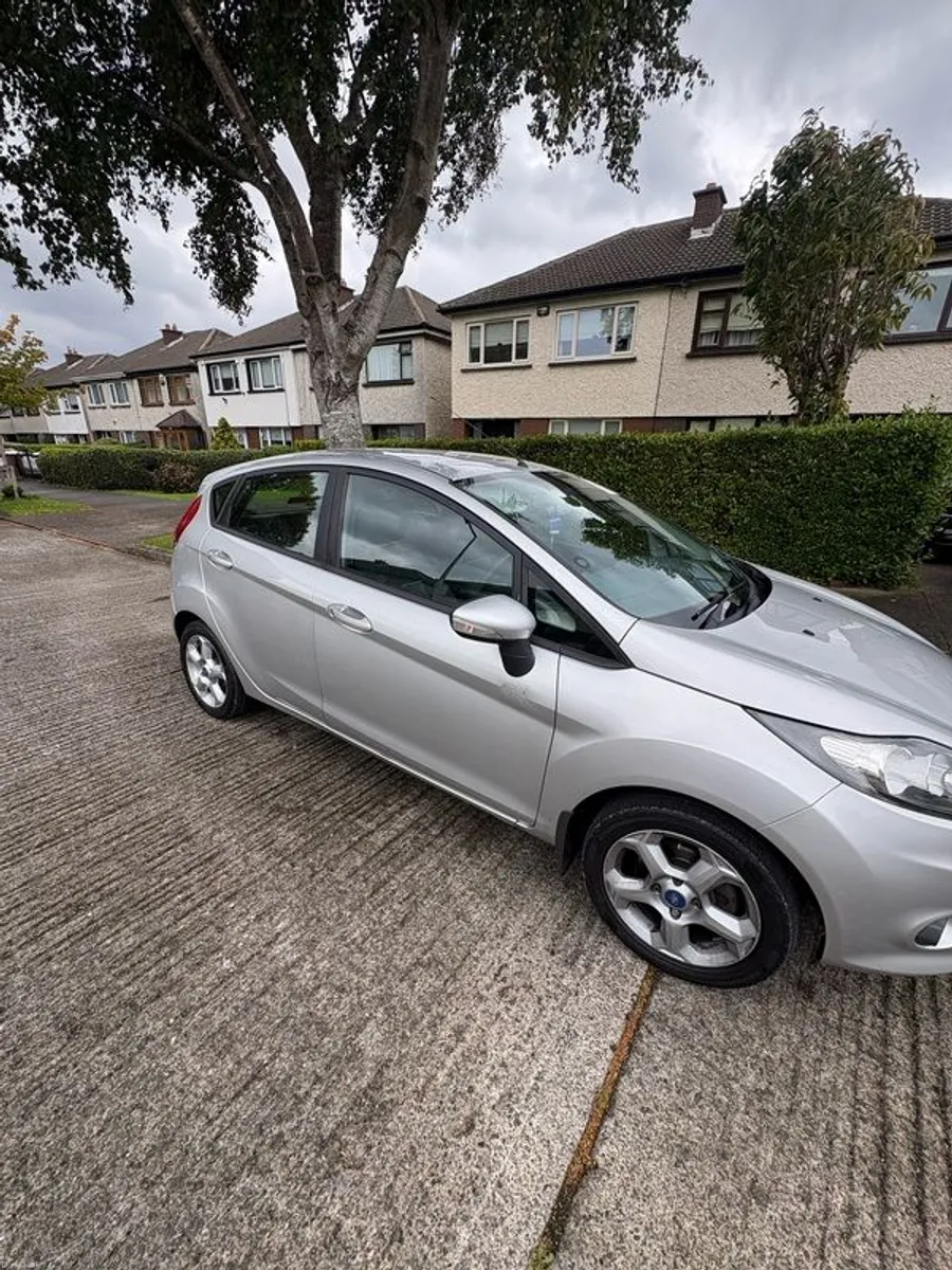 2011 Ford Fiesta - Image 3