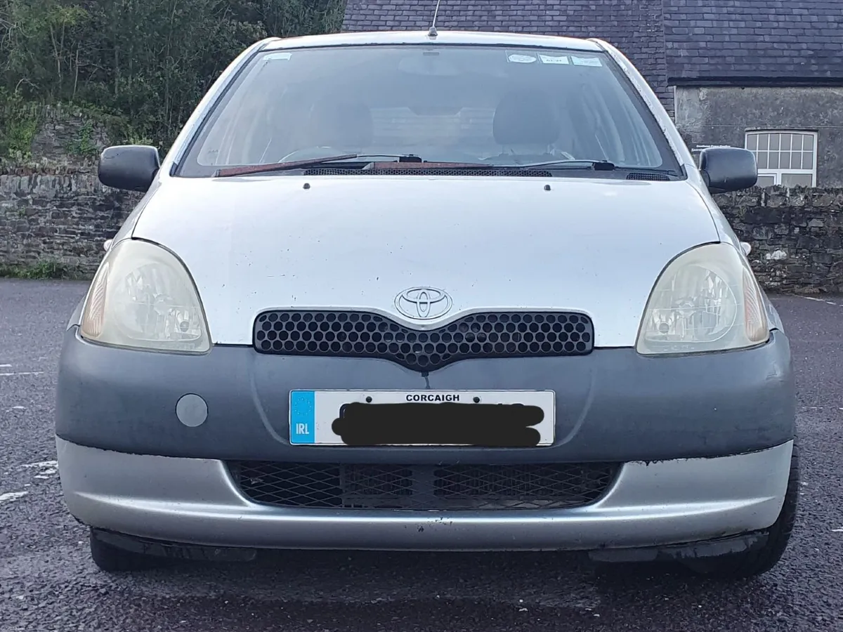 Toyota Yaris 2001 - Image 4