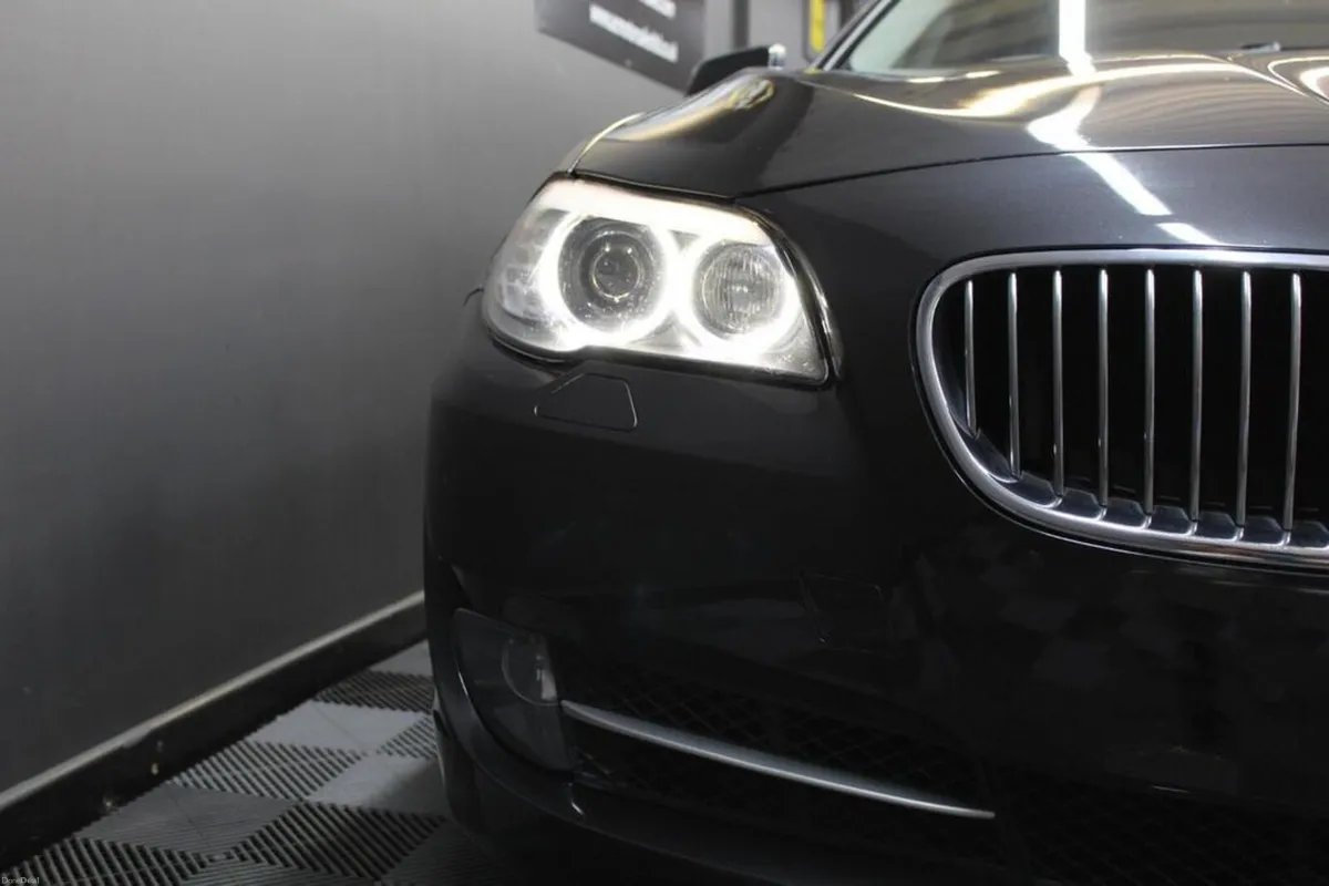 BMW 5-Series 520 Automatic - Image 4