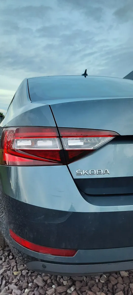 Skoda Superb 2016 - Image 5