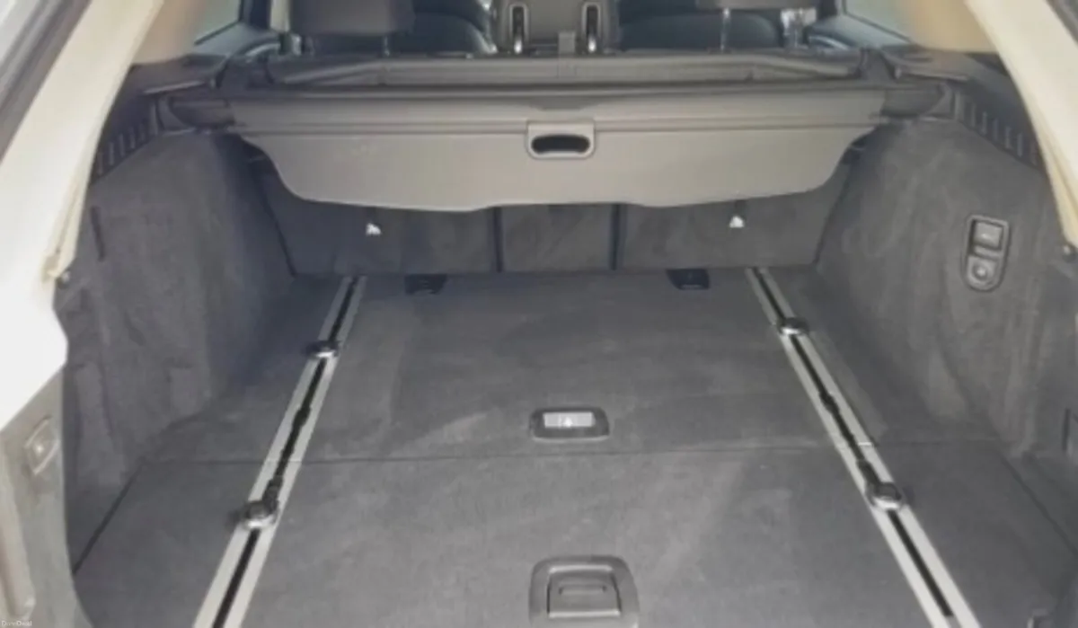 BMW 5 series 520d xdrive touring 2020 - Image 5