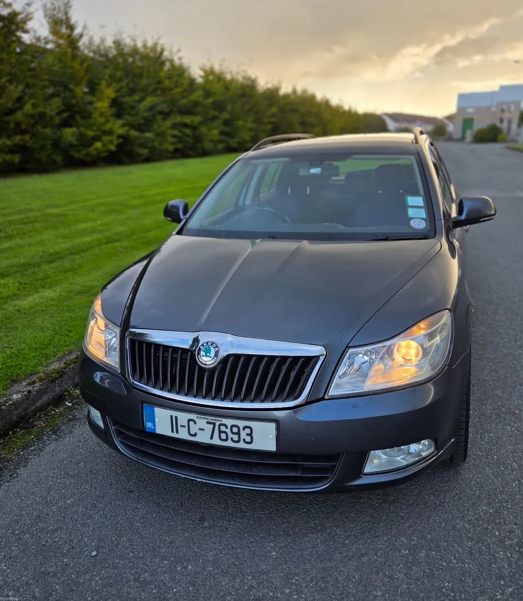 Skoda Octavia 2011 Estate Eleg 2.0TDI 140HP - Image 4