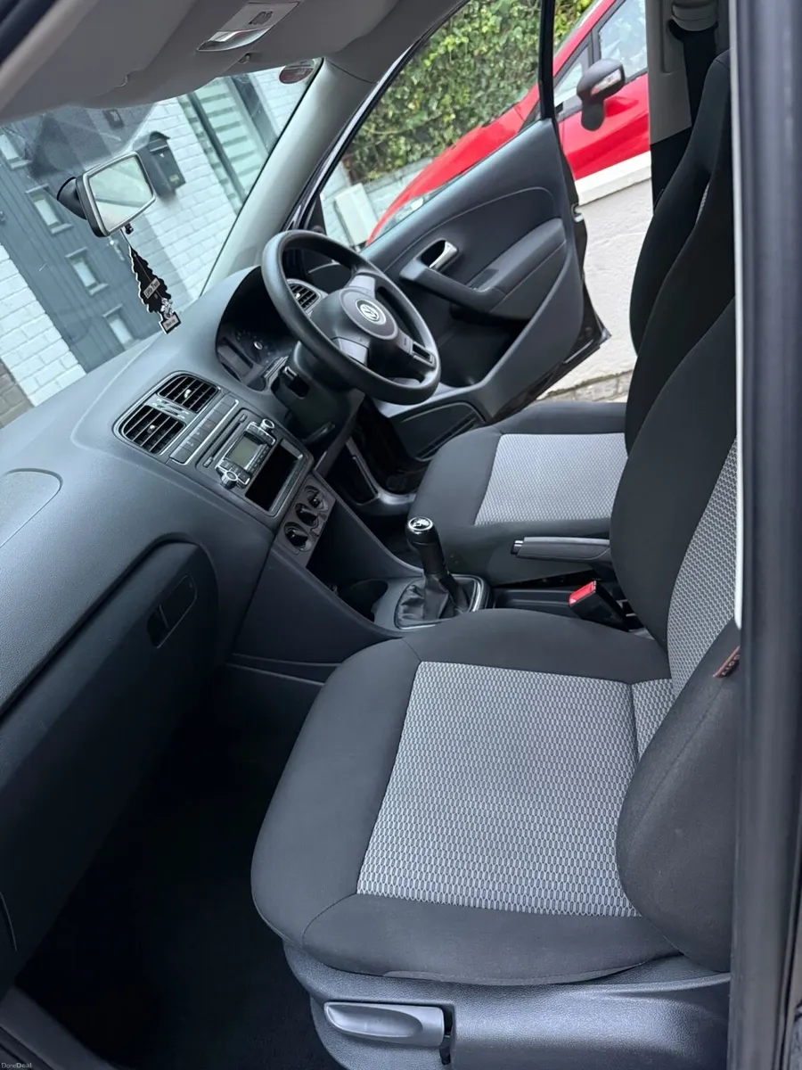 Volkswagen polo - Image 4