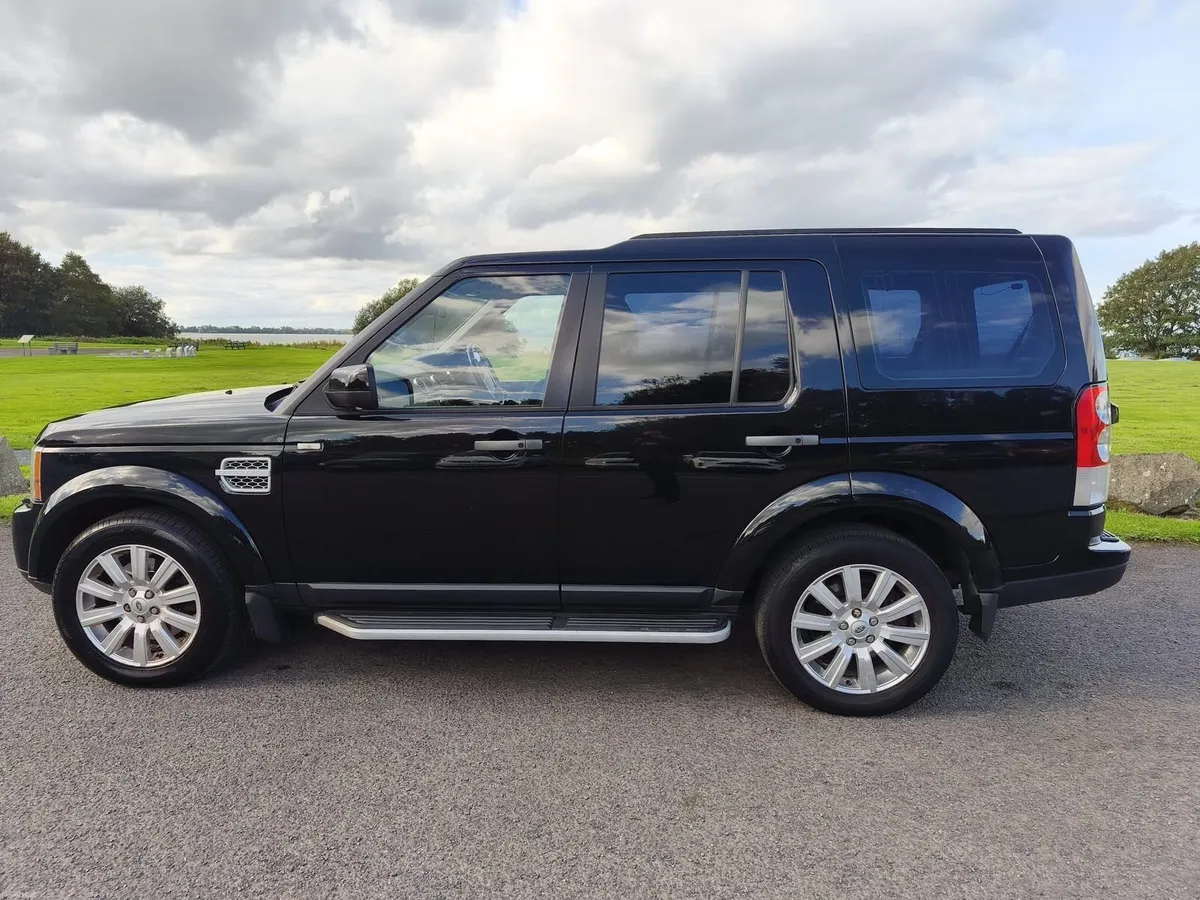 Land Rover Discovery HSE - 7 seats, TV, 4WD - Image 6