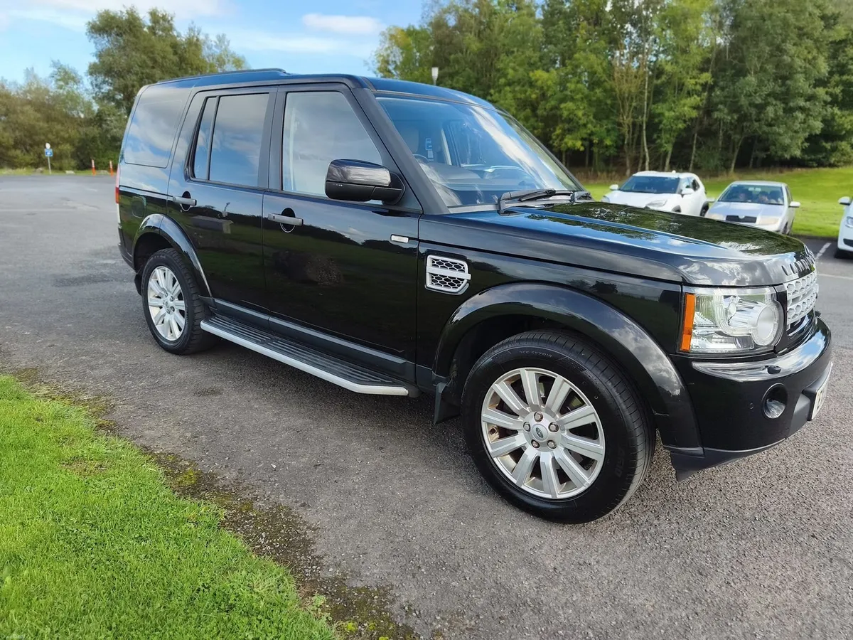 Land Rover Discovery HSE - 7 seats, TV, 4WD - Image 3