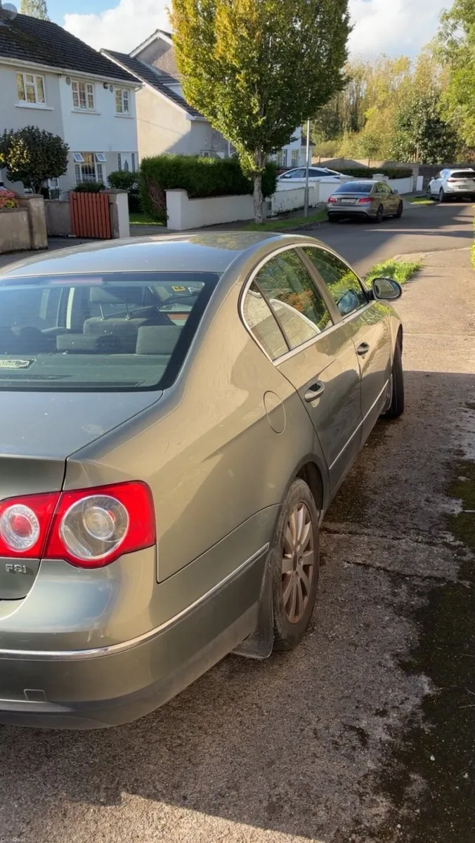 Volkswagen Passat 2006 - Image 2