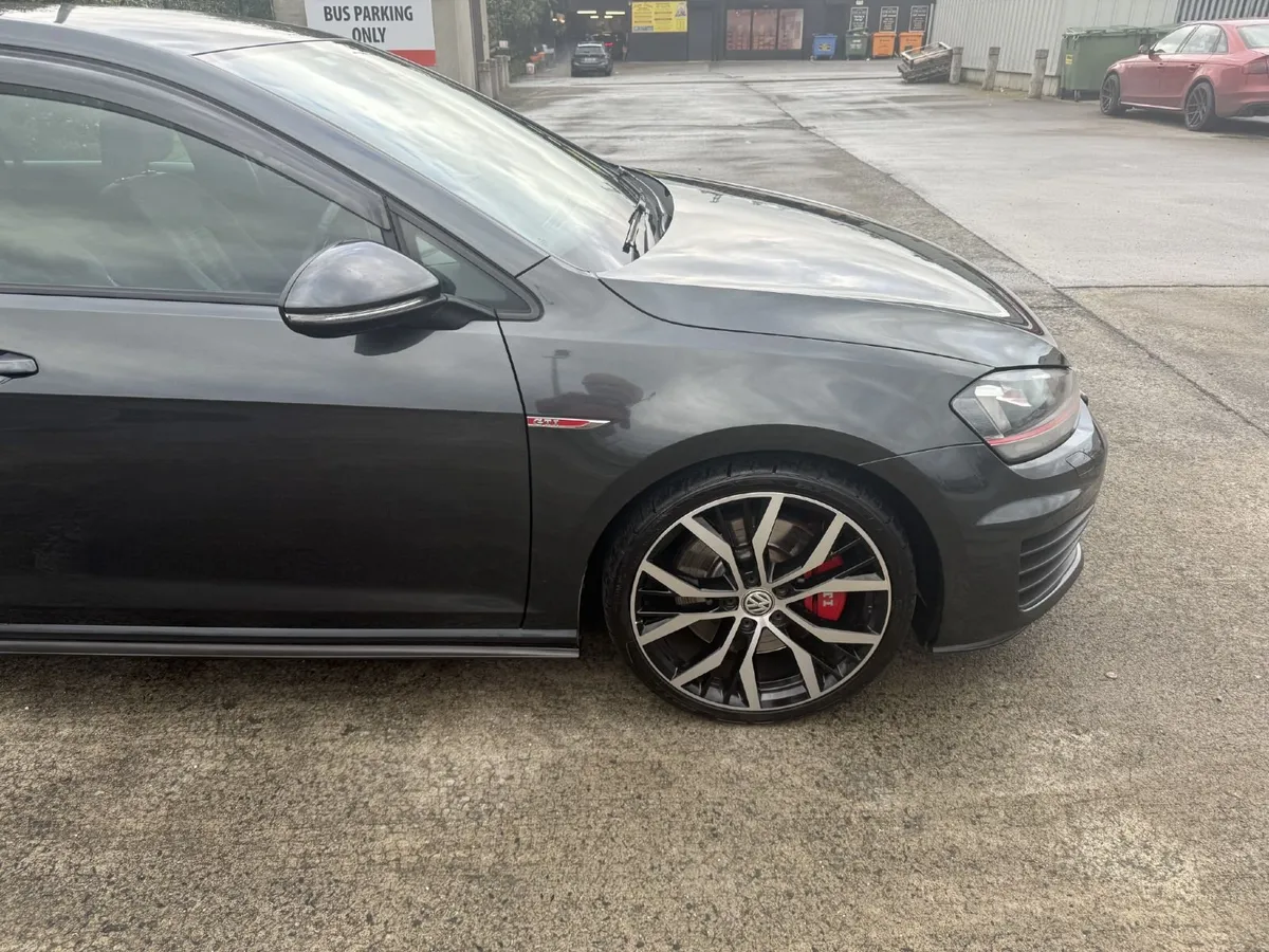 Volkswagen Golf 2014 - Image 2