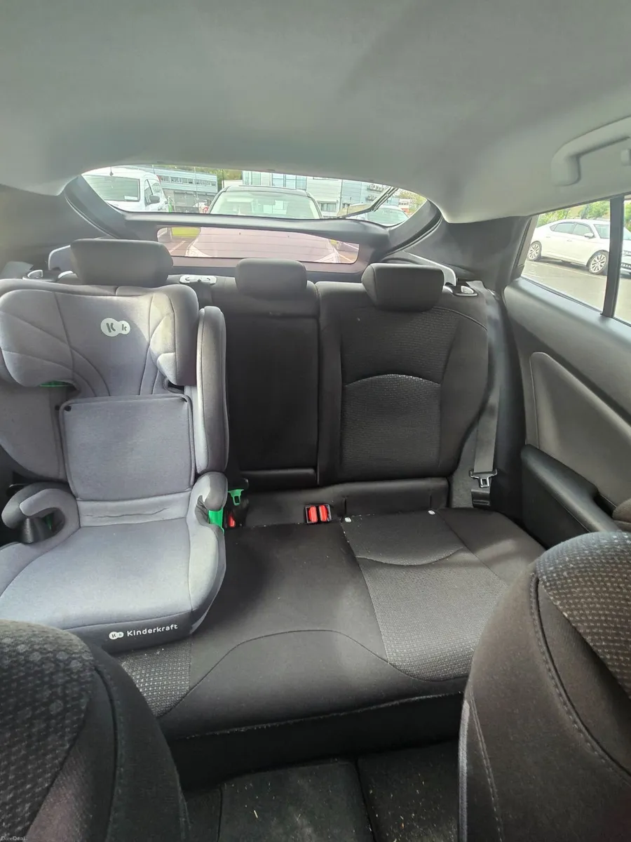 Toyota Prius 2019 - Image 3