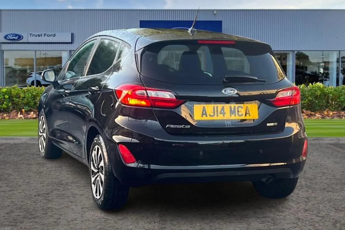 Ford Fiesta 1.0 EcoBoost Hybrid mHEV 125 Titanium - Image 2