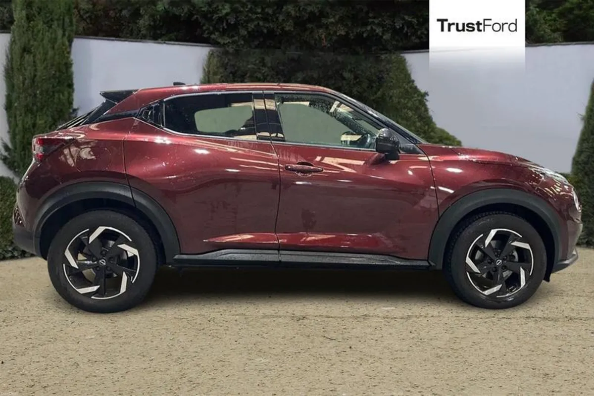 Nissan Juke 1.0 DiG-T 114 N-Connecta 5dr DCT - Image 3