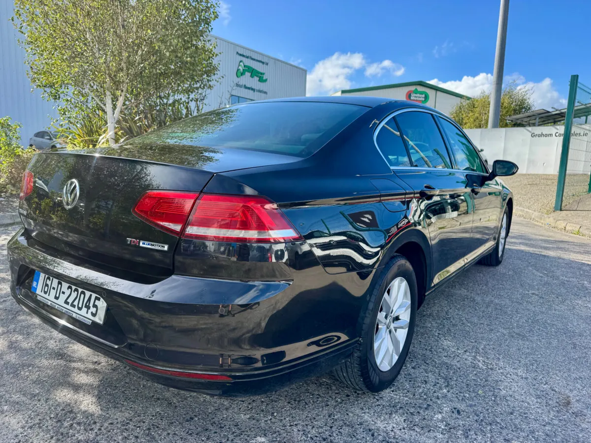 Volkswagen Passat 2016 - Image 3