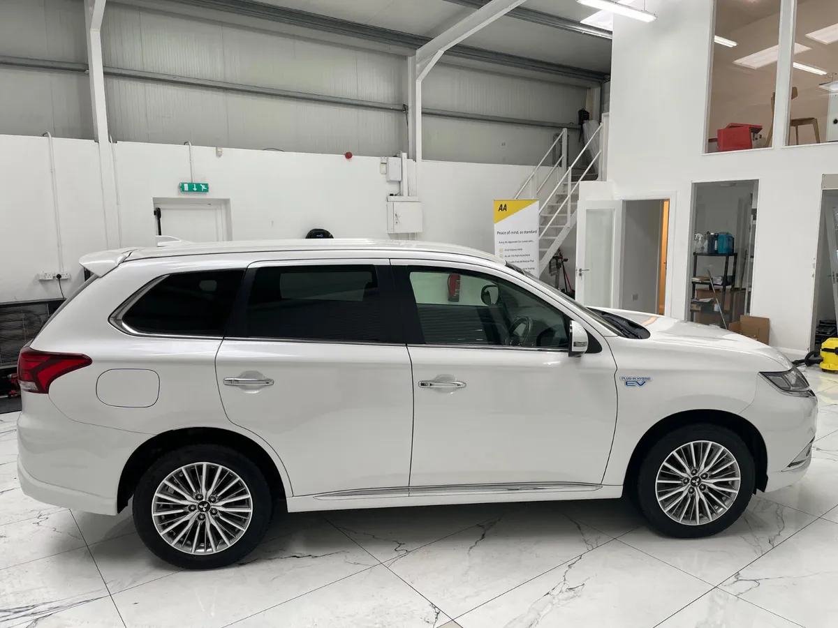 2020 Mitsubishi Outlander All Wheel Drive Automatc - Image 2