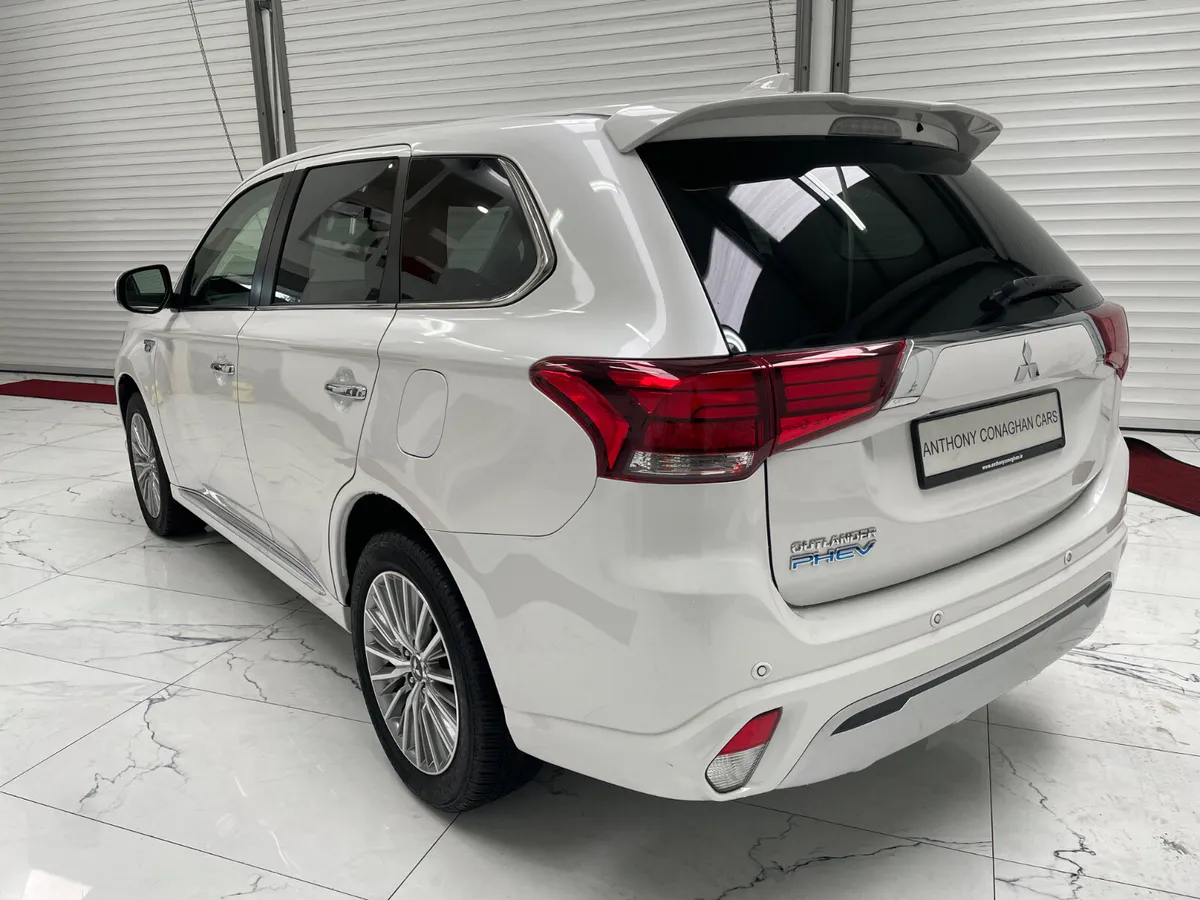 2020 Mitsubishi Outlander All Wheel Drive Automatc - Image 6
