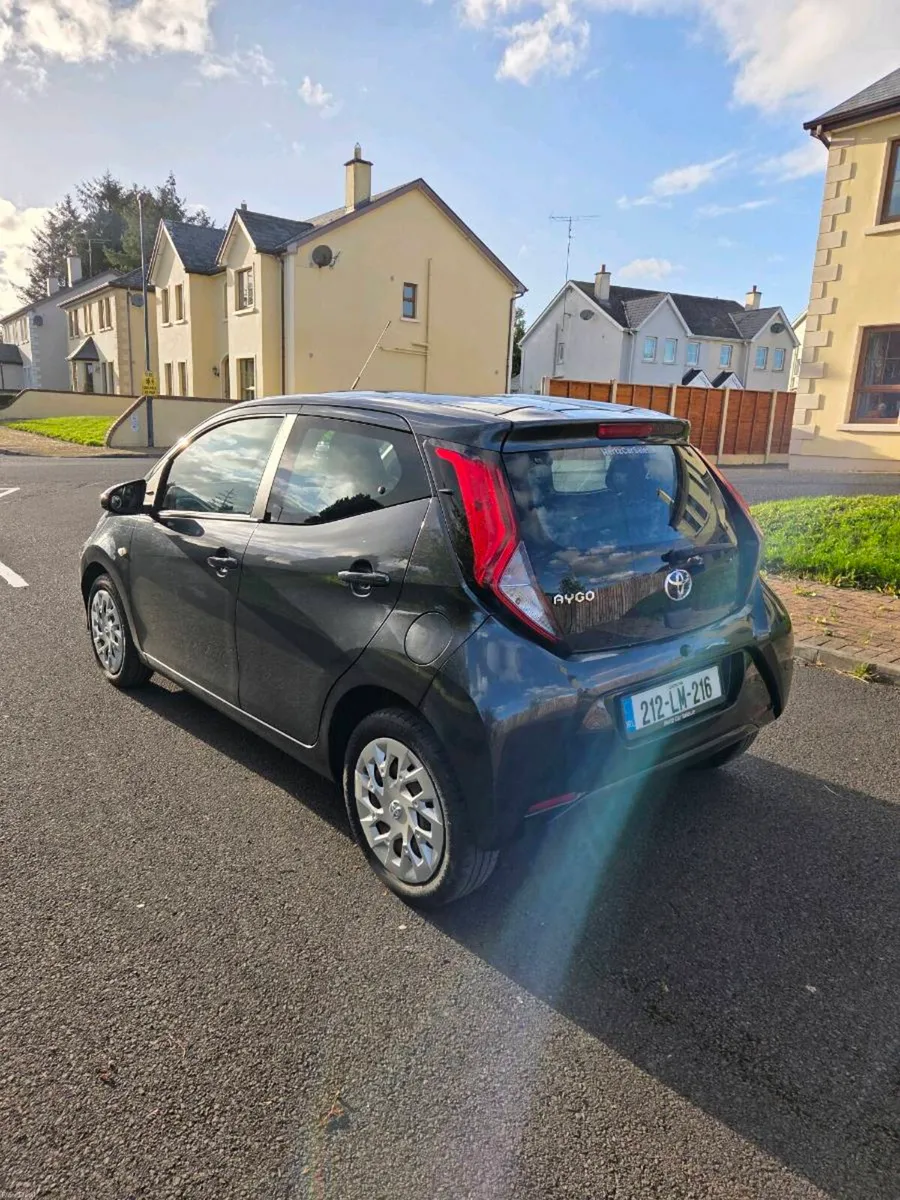 221 Toyota Aygo 1.0 Vvti X-play - Image 3