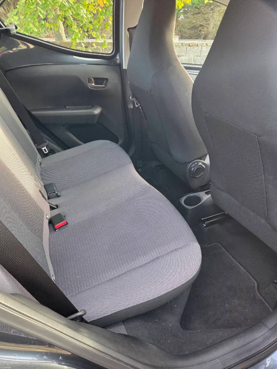 221 Toyota Aygo 1.0 Vvti X-play - Image 6
