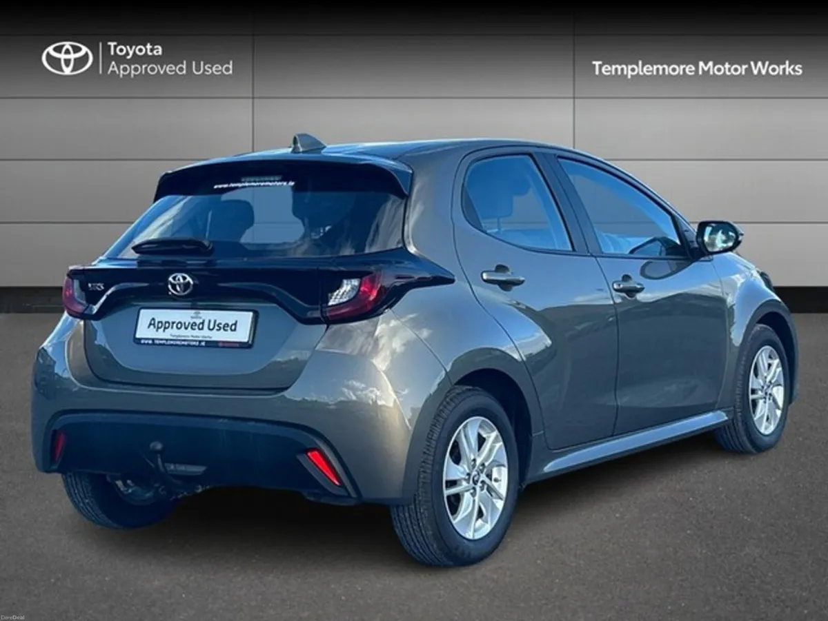 Toyota Yaris YARIS 1.5 LUNA - Image 2