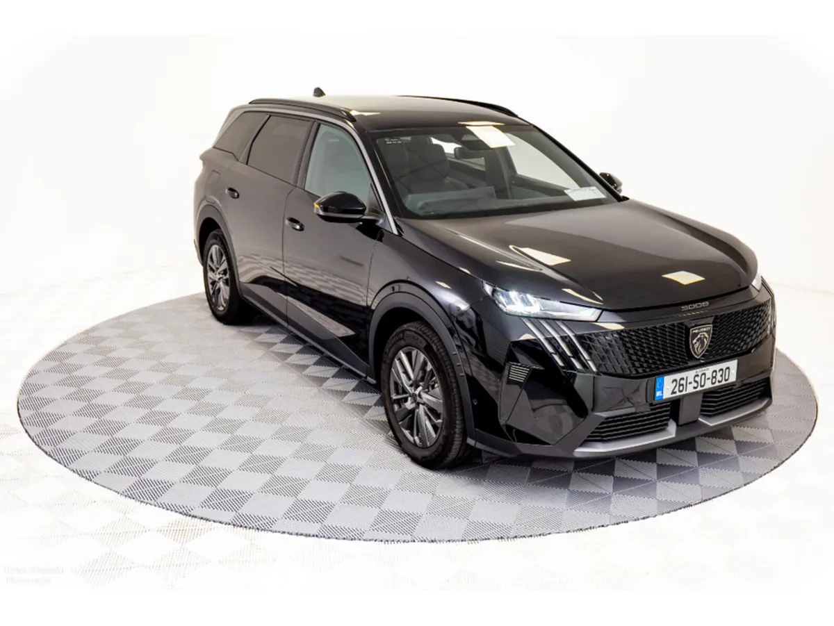 Peugeot 5008 Allure 1.2 Hybrid Auto 145HP - Image 1