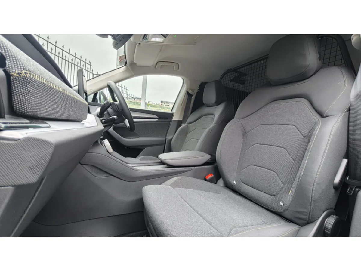 Skoda Kodiaq SELECTION COMMERCIAL VAN-AUTOMATIC-20 - Image 2