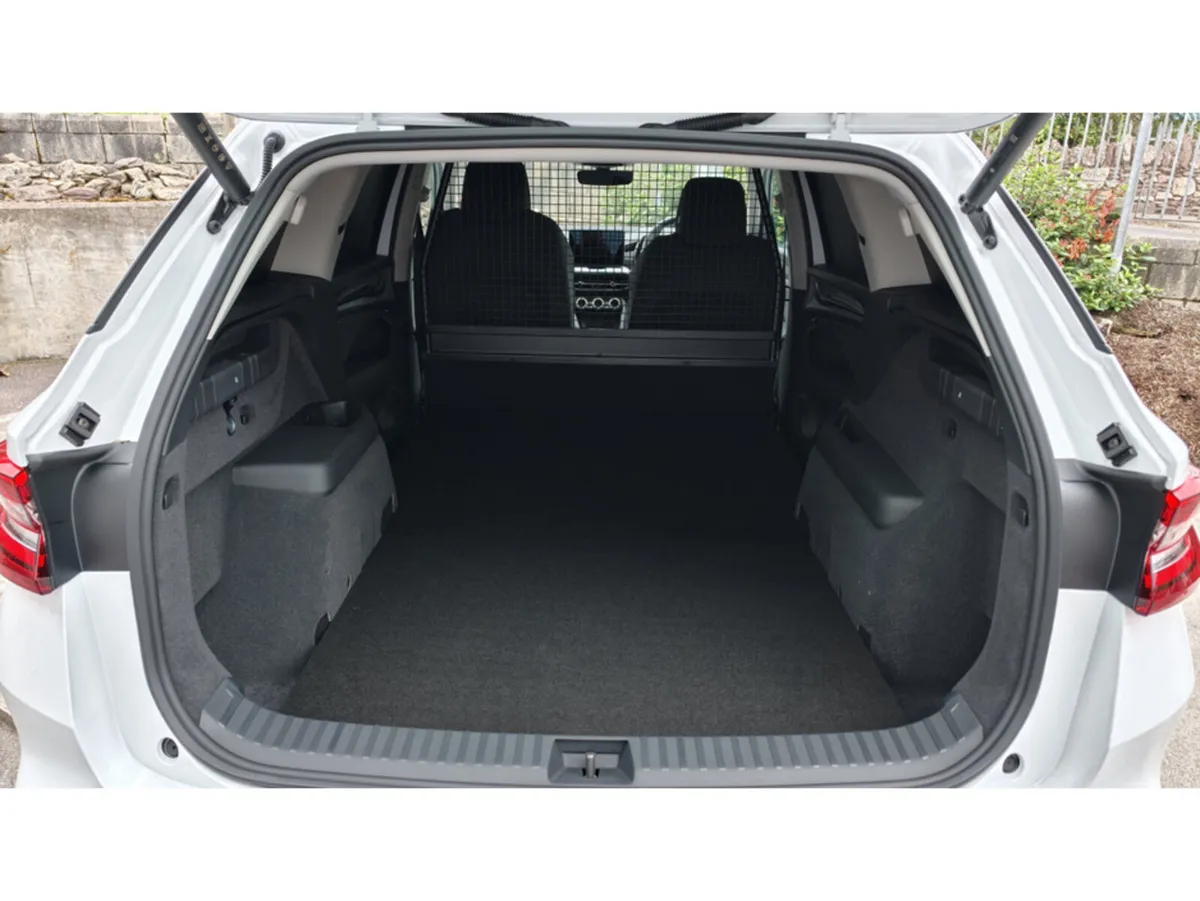 Skoda Kodiaq SELECTION COMMERCIAL VAN-AUTOMATIC-20 - Image 6