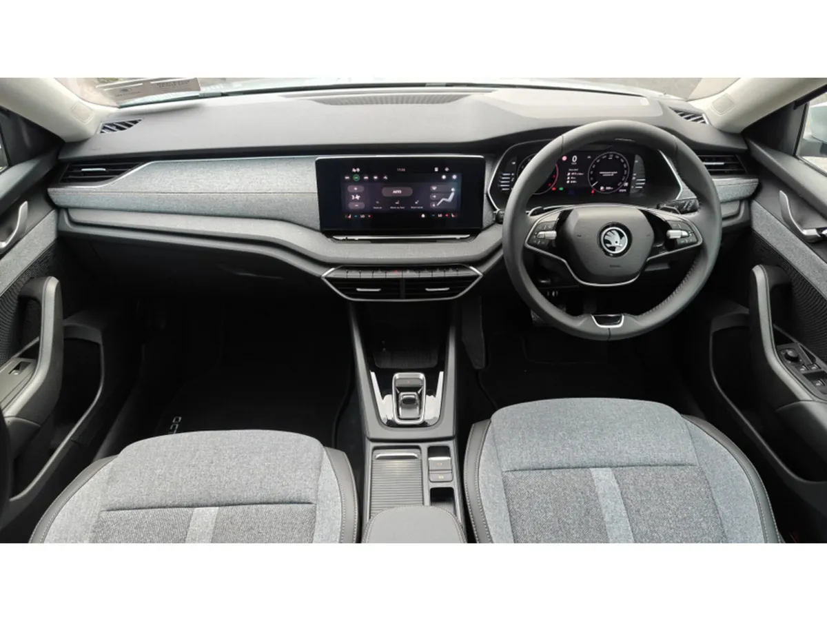 Skoda Octavia ONLY 4000KMS ON THE CLOCK - DSG - HE - Image 2