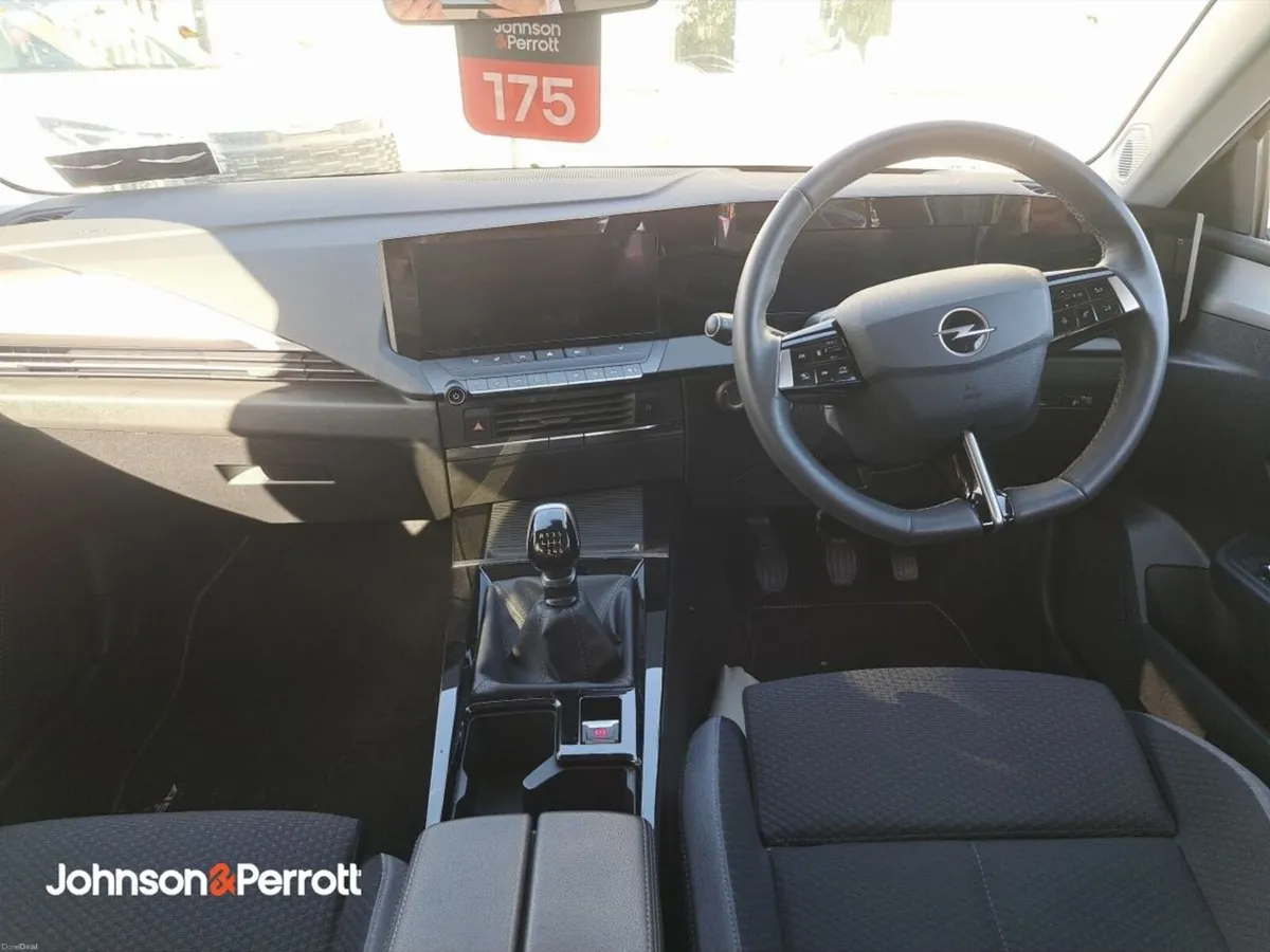 Opel Astra Elegance 1.2 Turbo 110PS Petrol 6 Speed - Image 4