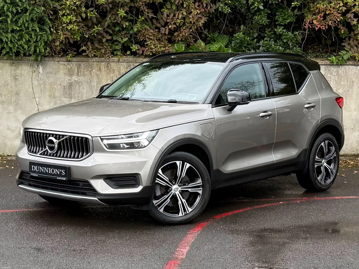 Volvo XC40 2022 INSCRIPTION T4 RECHARGE*HIGH SPEC* - Image 4
